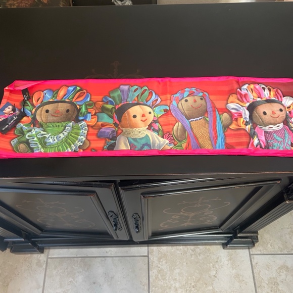 Oscar Munderik Mexican Dolls Scarf. NWT - Picture 5 of 9